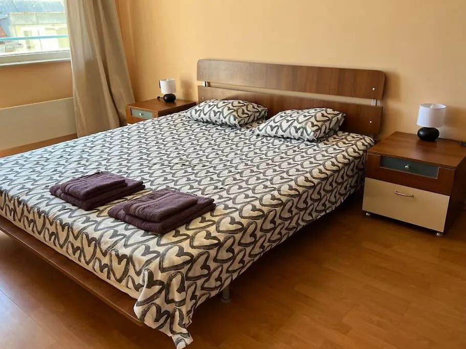 Lovely Spacious 3Br Just Outside Of City Centre 索菲亞 保加利亚